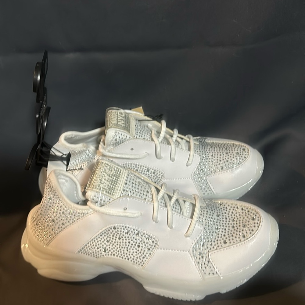 MADDEN NYC RHINESTONE SNEAKER: WHITE: NEW WITH TAGS: SIZE 11